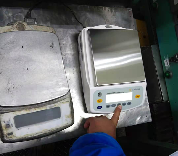 賽多利斯電子天平插入電源后可以直接使用嗎？